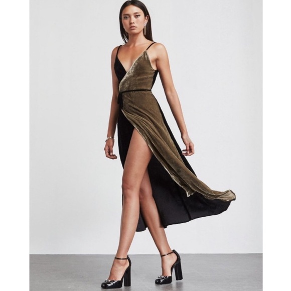 Reformation Dresses & Skirts - NWT Reformation Lana Velvet Wrap Dress